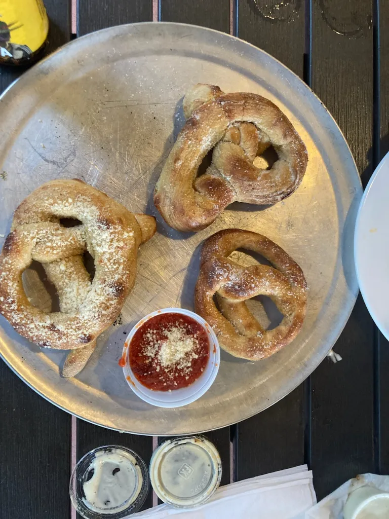 /pretzel-review/internal/immutable/assets/1721417998627-mellow-mushroom-decatur-0.BvCXjyto.webp