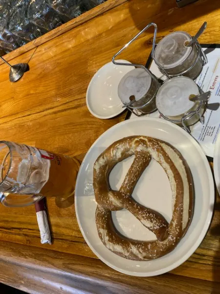 /pretzel-review/internal/immutable/assets/1721738517602-der-biergarten-0.D0y62Kk5.webp