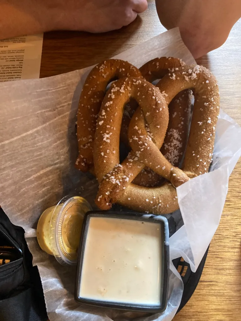 /pretzel-review/internal/immutable/assets/1722098861162-thinking-man-tavern-0.CwOMSYuK.webp