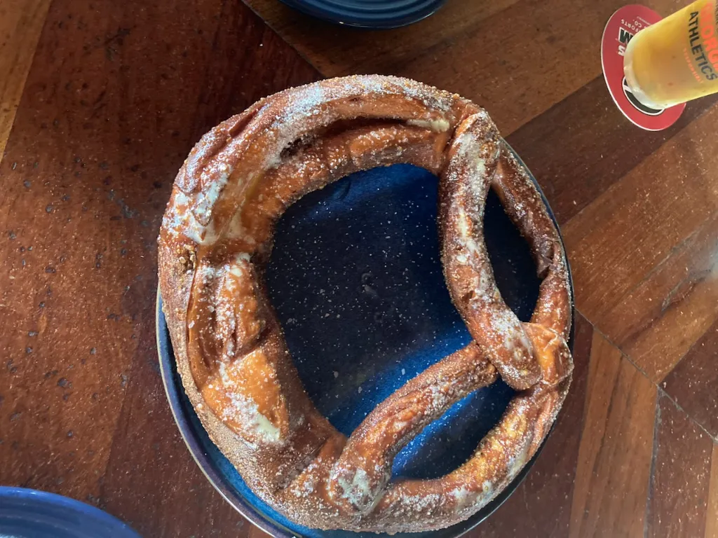 /pretzel-review/internal/immutable/assets/1730058435165-the-corner-pub-0.Di-VBMHE.webp