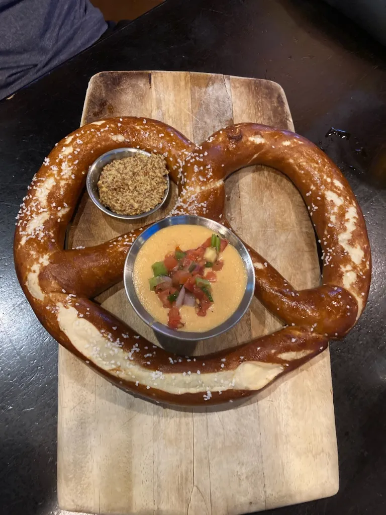 /pretzel-review/internal/immutable/assets/1731372650356-fad-irish-pub-0.LlpZlYP2.webp