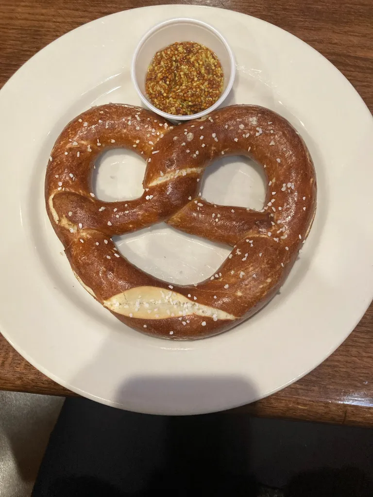 /pretzel-review/internal/immutable/assets/1732410768689-rocky-mountain-pizza-company-0.CLtGO5Q_.webp