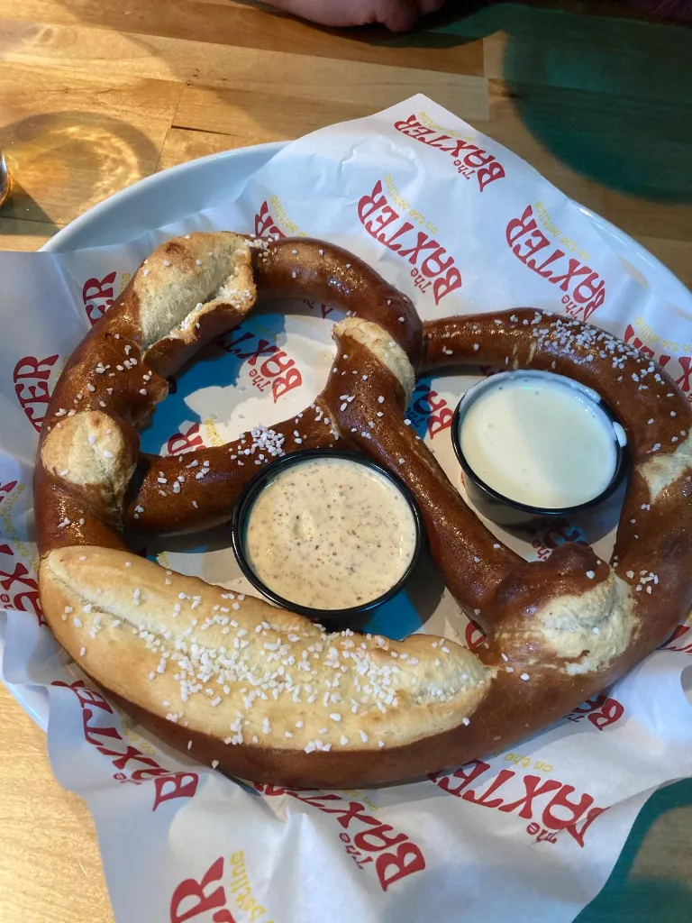 /pretzel-review/internal/immutable/assets/1741607677183-mccrays-tavern-beltline-0.DBlmcr-N.webp